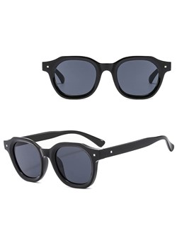Okulary Owalne przeciwsłoneczne z filtrem UV400 STL45 czarne + akcesoria ze sklepu Stylion w kategorii Okulary przeciwsłoneczne damskie - zdjęcie 185965406