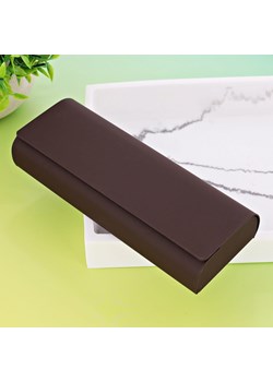 Etui okularowe na magnes STHC-14B brązowe ze sklepu Stylion w kategorii Okulary zerówki męskie - zdjęcie 185966525