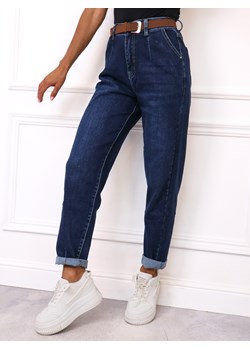 SPODNIE JEANSOWE MOM FIT Z PRZESZYCIAMI PRZY KIESZENI +PASEK ze sklepu olika.com.pl w kategorii Jeansy damskie - zdjęcie 185968366
