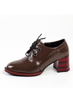 Lakierowane półbuty damskie na obcasie DiA 516 Taupe - id: 23626 - marki Dia - 185970666 Lakierowane półbuty damskie na obcasie DiA 516 Taupe ze sklepu suzana.pl w kategorii Półbuty damskie - zdjęcie 185970666