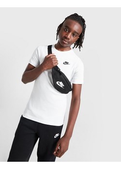 NIKE T-SHIRT K NSW TEE EMB FUTURA LBR BOY ze sklepu JD Sports  w kategorii T-shirty chłopięce - zdjęcie 185973348
