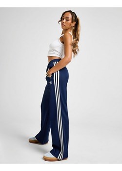 ADIDAS SPODNIE ADICOLOR CLASSIC TRACK PANT REGULAR ze sklepu JD Sports  w kategorii Spodnie damskie - zdjęcie 185981578