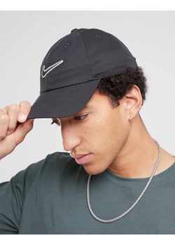 NIKE CZAPKA U NK CLUB CAP U CB SWSH L ze sklepu JD Sports  w kategorii Czapki z daszkiem męskie - zdjęcie 185983478