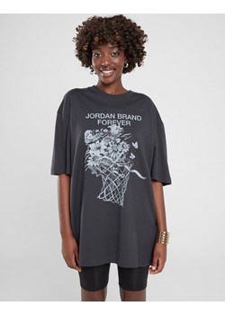 T SHIRT W JORDAN SS OS GFX TEE BQ ze sklepu JD Sports  w kategorii Bluzki damskie - zdjęcie 185983916