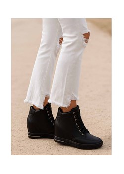 Czarne klasyczne sneakersy damskie na koturnie /F8-3 12818 T492/ ze sklepu Pantofelek24.pl w kategorii Botki - zdjęcie 185987047