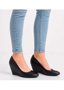 Klasyczne czarne czółenka na koturnie /E3-3 15755 T226/ - id: 31633 - marki Pantofelek24.pl - 185987259 Klasyczne czarne czółenka na koturnie /E3-3 15755 T226/ ze sklepu Pantofelek24.pl w kategorii Czółenka - zdjęcie 185987259