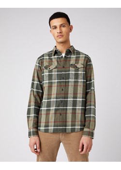 MĘSKA KOSZULA MATERIAŁOWA WRANGLER LS 2PKT FLAP SHIRT IVY GREEN W5A53WXIX 112141427 - id: 41911 - marki Wrangler - 185988159 MĘSKA KOSZULA MATERIAŁOWA WRANGLER LS 2PKT FLAP SHIRT IVY GREEN W5A53WXIX 112141427 ze sklepu YouNeedit.pl w kategorii Koszule męskie - zdjęcie 185988159