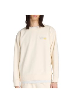 Bluza męska New Balance MT41547PEF - beżowa ze sklepu streetstyle24.pl w kategorii Bluzy męskie - zdjęcie 185994528