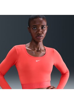 Damska koszulka o skróconym kroju z długim rękawem Dri-FIT Nike Pro - Czerwony ze sklepu Nike poland w kategorii Bluzki damskie - zdjęcie 185994655