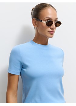 Mohito - Błękitny t-shirt z krótkim rękawem - błękitny ze sklepu Mohito w kategorii Bluzki damskie - zdjęcie 185996897