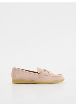 Reserved - Zamszowe loafersy - pastelowy róż ze sklepu Reserved w kategorii Mokasyny damskie - zdjęcie 185999815