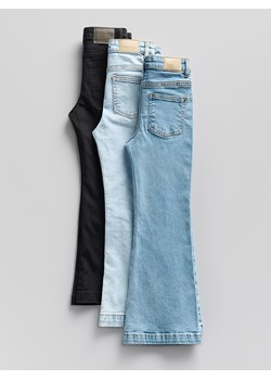 Reserved - Jeansy flare high waist - czarny - id: 720CV-99J - marki Reserved - 186010706 Reserved - Jeansy flare high waist - czarny ze sklepu Reserved w kategorii Spodnie dziewczęce - zdjęcie 186010706