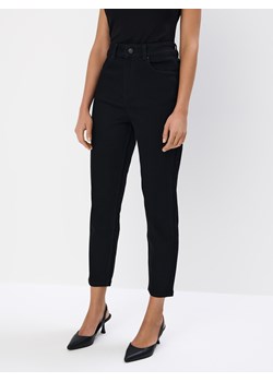 Mohito - Jeansy mom slim PETITE - czarny ze sklepu Mohito w kategorii Jeansy damskie - zdjęcie 186014016