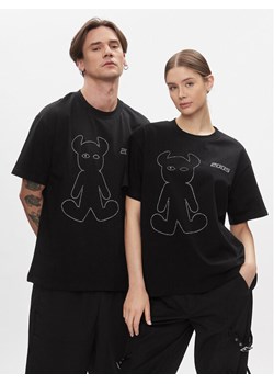 2005 T-Shirt Unisex Horned Czarny Regular Fit ze sklepu MODIVO w kategorii Bluzki damskie - zdjęcie 186030086
