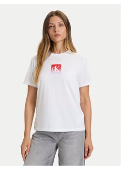 Calvin Klein Jeans T-Shirt Classic Monogram LV047D874G Biały Regular Fit ze sklepu MODIVO w kategorii Bluzki damskie - zdjęcie 186030187