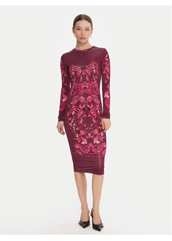 Versace Jeans Couture Sukienka codzienna 79HAO9P0 JS524 Fioletowy Slim Fit ze sklepu MODIVO w kategorii Sukienki - zdjęcie 186030368