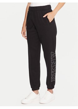 DKNY Sport Spodnie dresowe DP5P3737 Czarny Regular Fit ze sklepu MODIVO w kategorii Spodnie damskie - zdjęcie 186032185