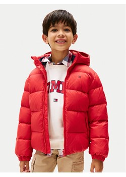 Tommy Hilfiger Kurtka puchowa Essential KB0KB10091 S Czerwony Regular Fit ze sklepu MODIVO w kategorii Kurtki chłopięce - zdjęcie 186032216