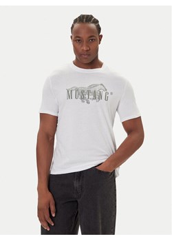 Mustang T-Shirt Austin 1016858 Biały Regular Fit ze sklepu MODIVO w kategorii T-shirty męskie - zdjęcie 186032935