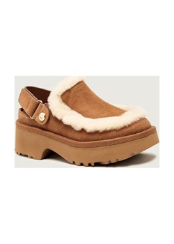 UGG Mule ESMEE CLOG |zamsz |shearling | z dodatkiem wełny ze sklepu Gomez Fashion Store w kategorii Klapki damskie - zdjęcie 186058119