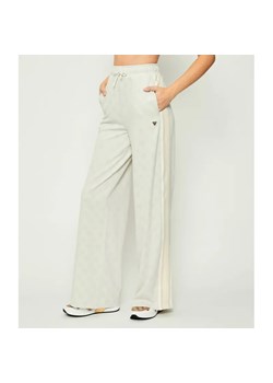 GUESS ACTIVE Spodnie dresowe PEONY | Straight fit ze sklepu Gomez Fashion Store w kategorii Spodnie damskie - zdjęcie 186059447