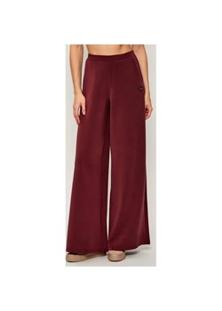 GUESS ACTIVE Spodnie dresowe OLYMPE | Relaxed fit ze sklepu Gomez Fashion Store w kategorii Spodnie damskie - zdjęcie 186068047