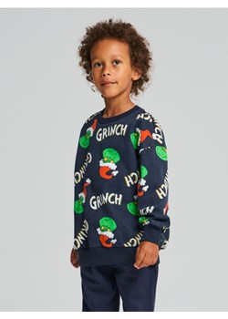 Sinsay - Bluza crewneck ze wzorem Grinch - granatowy - id: 096FC-59X - marki Sinsay - 186081939 Sinsay - Bluza crewneck ze wzorem Grinch - granatowy ze sklepu Sinsay w kategorii Bluzy chłopięce - zdjęcie 186081939
