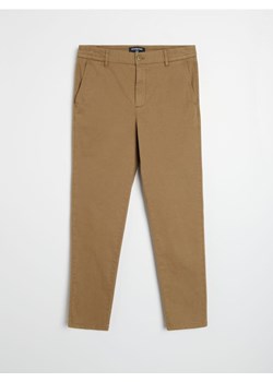 Sinsay - Spodnie chino slim - brązowy ze sklepu Sinsay w kategorii Spodnie męskie - zdjęcie 186082107