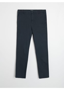 Sinsay - Spodnie chino slim - niebieski ze sklepu Sinsay w kategorii Spodnie męskie - zdjęcie 186082108