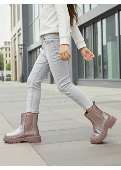 Sinsay - Lakierowane botki z brokatem - różowy ze sklepu Sinsay w kategorii Buty zimowe dziecięce - zdjęcie 186082146