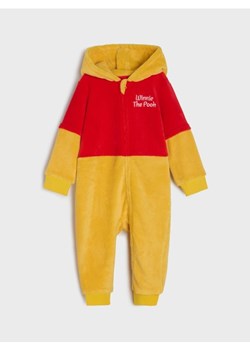 Sinsay - Miękki pajacyk z apliakcją 3D Winnie the Pooh - żółty ze sklepu Sinsay w kategorii Odzież dla niemowląt - zdjęcie 186082799