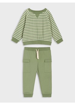 Sinsay - Komplet: bluza i spodnie - zielony - id: 916FW-97X - marki Sinsay - 186084055 Sinsay - Komplet: bluza i spodnie - zielony ze sklepu Sinsay w kategorii Odzież dla niemowląt - zdjęcie 186084055
