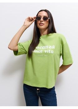 Mohito - Bawełniany t-shirt z nadrukiem - zielony ze sklepu Mohito w kategorii Bluzki damskie - zdjęcie 186085035