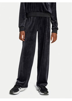 adidas Spodnie dresowe Seasonal Essentials Holiday JN2231 Czarny Regular Fit ze sklepu MODIVO w kategorii Spodnie chłopięce - zdjęcie 186086957