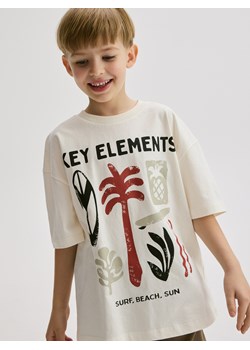 Reserved - Bawełniany t-shirt z nadrukiem - złamana biel ze sklepu Reserved w kategorii T-shirty chłopięce - zdjęcie 186089327