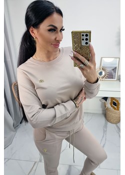 bawełniany dres bebe z ozdobą bluza + spodnie - beż - id: 9461 - marki Freestill - 186091658 bawełniany dres bebe z ozdobą bluza + spodnie - beż ze sklepu STYLOWO w kategorii Dresy damskie - zdjęcie 186091658