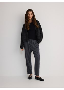 Reserved - Spodnie z bawełną i lyocellem - ciemnoszary ze sklepu Reserved w kategorii Spodnie damskie - zdjęcie 186092427