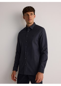 Reserved - Koszula slim fit z haftem - granatowy ze sklepu Reserved w kategorii Koszule męskie - zdjęcie 186092566