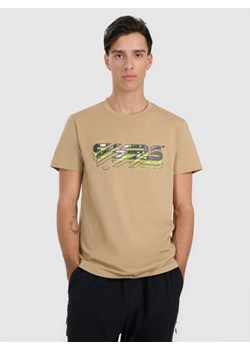 Męski t-shirt z nadrukiem 4F 4FRAW25TTSHM3221 - beżowy ze sklepu Sportstylestory.com w kategorii T-shirty męskie - zdjęcie 186095999