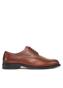 Półbuty Tommy Hilfiger Corporate Hilfiger FM0FM05581 Brązowy ze sklepu eobuwie.pl w kategorii Buty eleganckie męskie - zdjęcie 186098817
