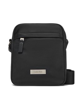 Saszetka Calvin Klein Sleek Reporter LV04D3180G Czarny ze sklepu eobuwie.pl w kategorii Saszetki - zdjęcie 186100395
