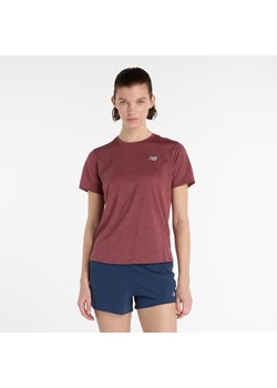 Koszulka damska New Balance WT41253WUR – bordowa ze sklepu New Balance Poland w kategorii Bluzki damskie - zdjęcie 186126029