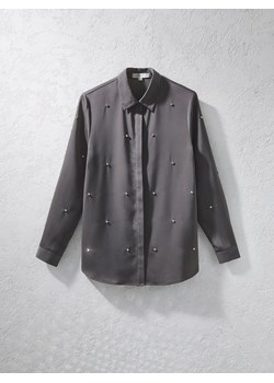 Reserved - Gładka koszula z aplikacjami - ciemnoszary - id: 573DG-90X - marki Reserved - 186126686 Reserved - Gładka koszula z aplikacjami - ciemnoszary ze sklepu Reserved w kategorii Koszule damskie - zdjęcie 186126686