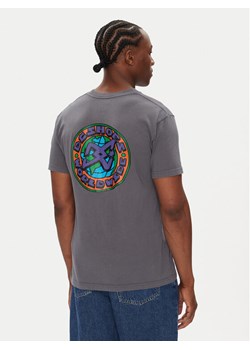 DC T-Shirt ADYZT05458 Szary Heritage Fit ze sklepu MODIVO w kategorii T-shirty męskie - zdjęcie 186140919