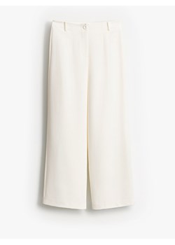Mohito - Szerokie spodnie - kremowy ze sklepu Mohito w kategorii Spodnie damskie - zdjęcie 186141917