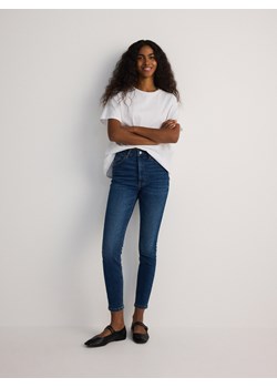 Reserved - Jeansy slim fit mid rise - granatowy ze sklepu Reserved w kategorii Jeansy damskie - zdjęcie 186148566