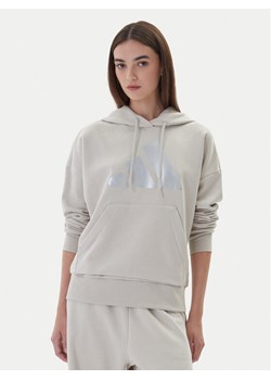 adidas Bluza Holiday Metallic Graphic JM4428 Beżowy Regular Fit ze sklepu MODIVO w kategorii Bluzy damskie - zdjęcie 186151279