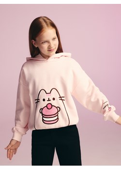 Reserved - Bluza z aplikacją Pusheen - pastelowy róż ze sklepu Reserved w kategorii Bluzy dziewczęce - zdjęcie 186183077