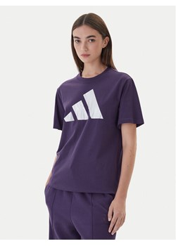 adidas T-Shirt Holiday Metallic Graphic JV8527 Fioletowy Regular Fit ze sklepu MODIVO w kategorii Bluzki damskie - zdjęcie 186186679