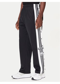 adidas Spodnie dresowe Adibreak JP3760 Czarny Regular Fit ze sklepu MODIVO w kategorii Spodnie męskie - zdjęcie 186186686